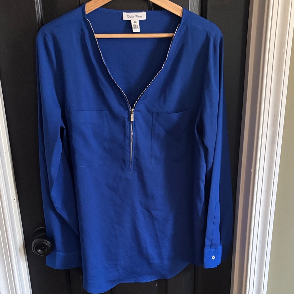 💎 Bold Blue Statement Top